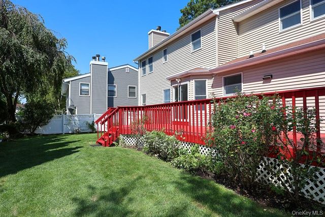23 Garden Drive, Albertson, NY 11507