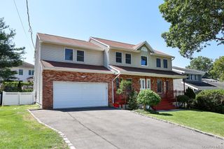 23 Garden Drive, Albertson, NY 11507