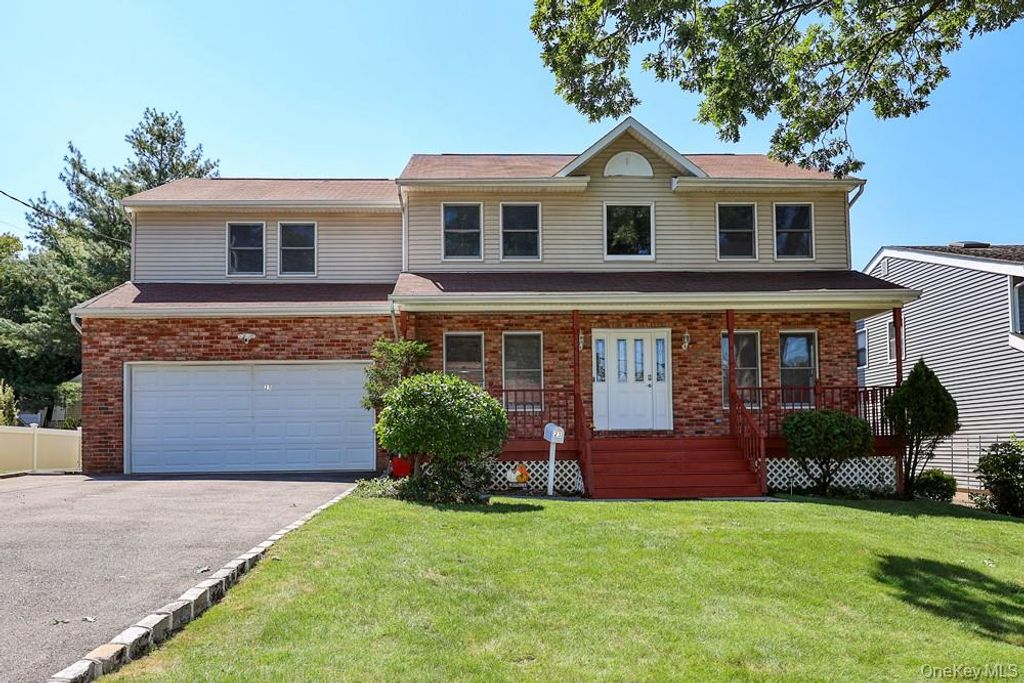 23 Garden Drive, Albertson, NY 11507 — photo 2