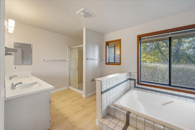 19617 Victoria Dr, Grass Valley, CA 95949