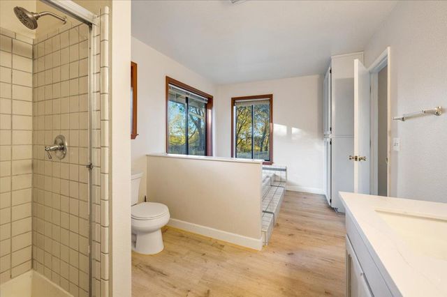 19617 Victoria Dr, Grass Valley, CA 95949