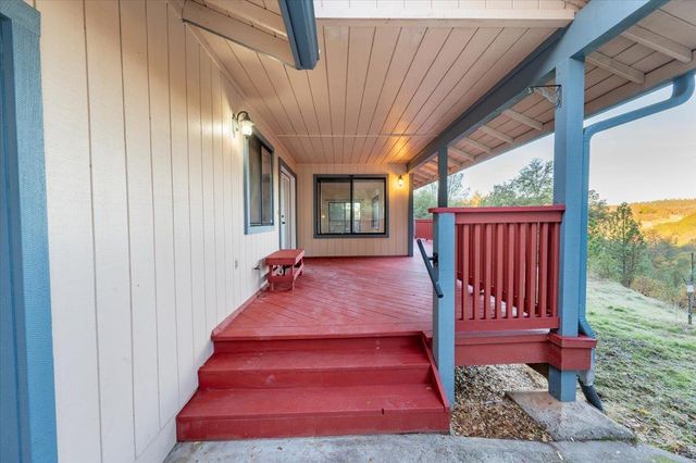 19617 Victoria Dr, Grass Valley, CA 95949