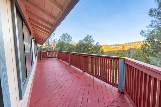 19617 Victoria Dr, Grass Valley, CA 95949