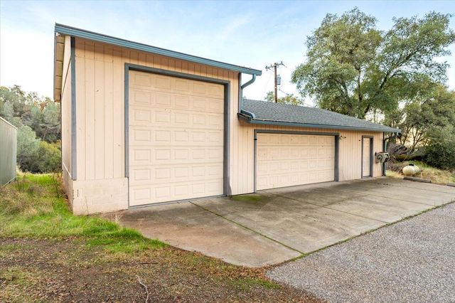 19617 Victoria Dr, Grass Valley, CA 95949