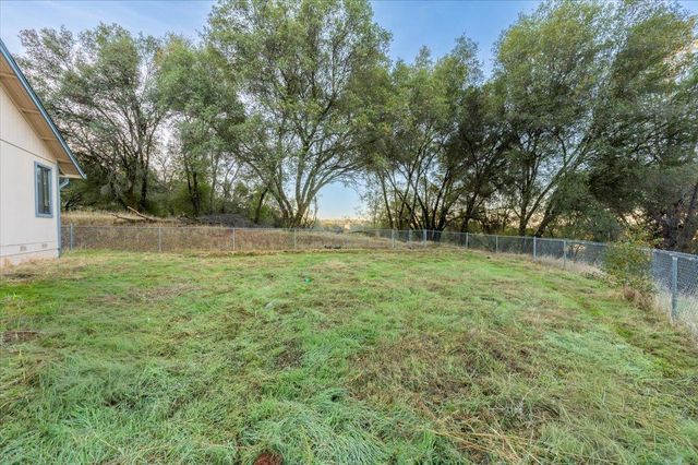 19617 Victoria Dr, Grass Valley, CA 95949