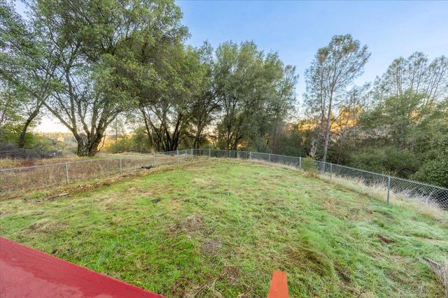 19617 Victoria Dr, Grass Valley, CA 95949