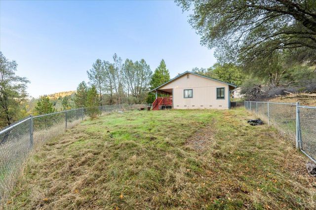 19617 Victoria Dr, Grass Valley, CA 95949
