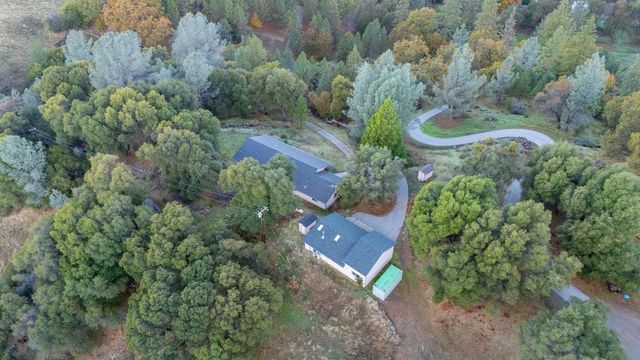 19617 Victoria Dr, Grass Valley, CA 95949