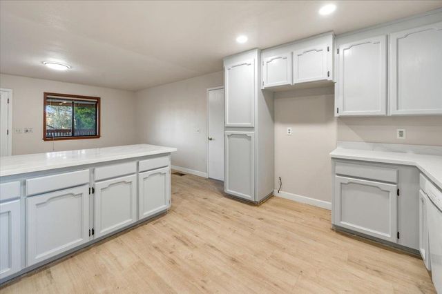 19617 Victoria Dr, Grass Valley, CA 95949