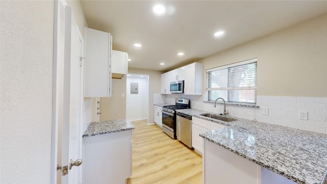 3125 Damascus Way, Farmers Branch, TX 75234