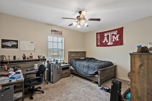 413 Momma Bear Drive, College Station, TX 77845