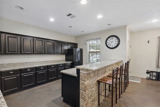 413 Momma Bear Drive, College Station, TX 77845