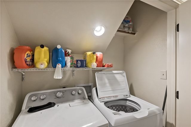 413 Momma Bear Drive, College Station, TX 77845