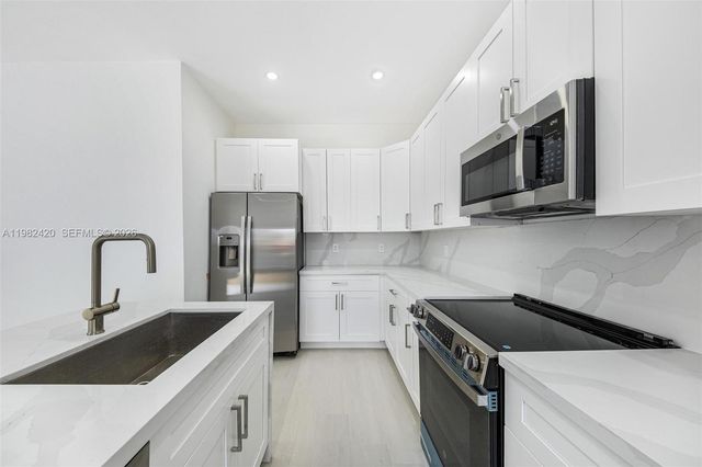 17201 NW 42nd Ave, Miami Gardens, FL 33055