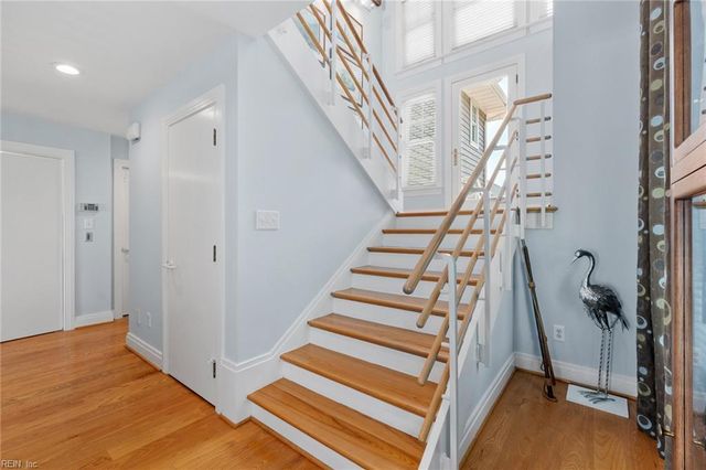31 Bay Front PL, Hampton, VA 23664