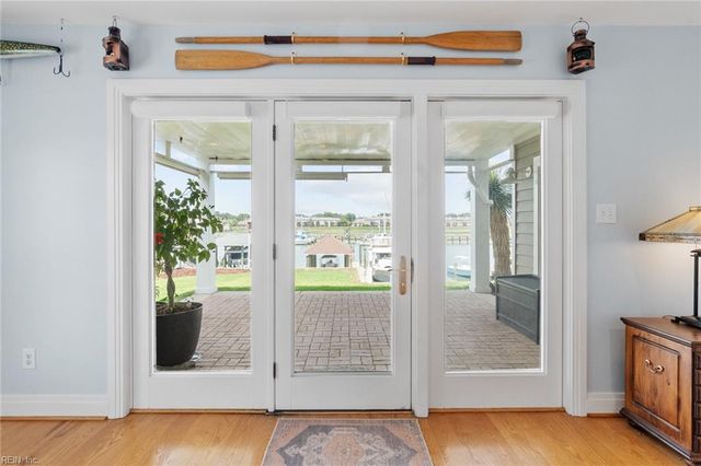 31 Bay Front PL, Hampton, VA 23664