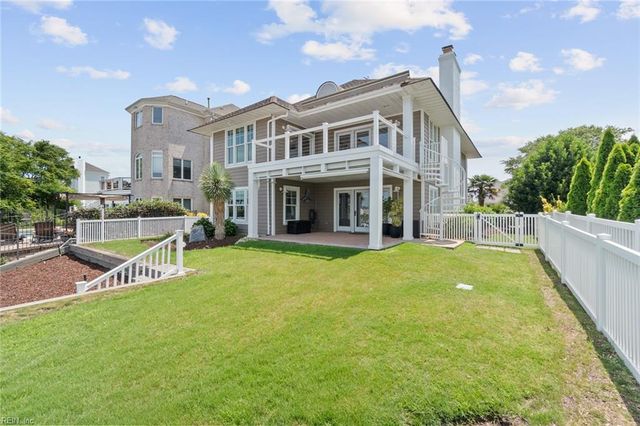 31 Bay Front PL, Hampton, VA 23664