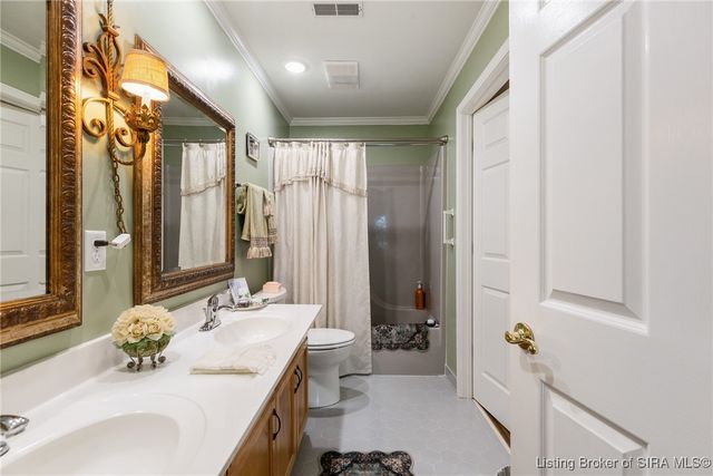 33 Abby Chase Drive, Jeffersonville, IN 47130