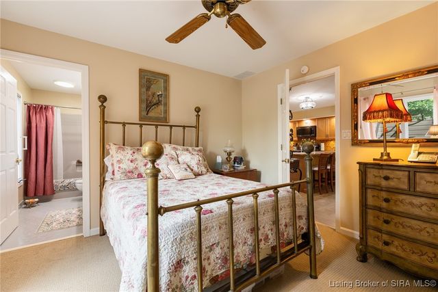 33 Abby Chase Drive, Jeffersonville, IN 47130