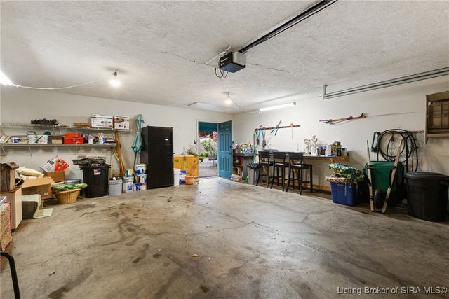 33 Abby Chase Drive, Jeffersonville, IN 47130