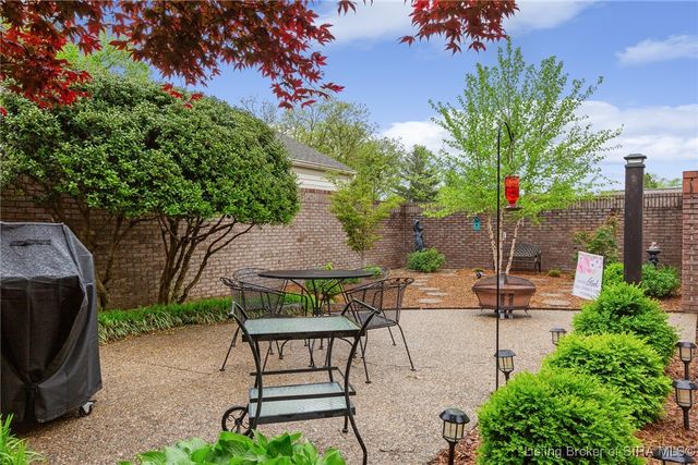 33 Abby Chase Drive, Jeffersonville, IN 47130