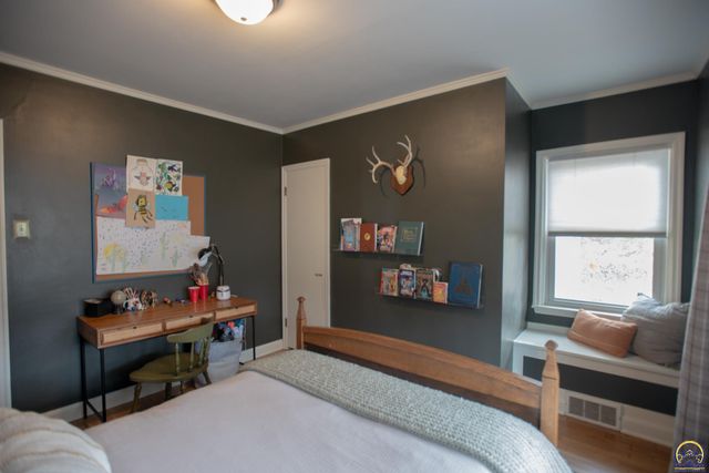 2323 SW 20th ST, Topeka, KS 66604