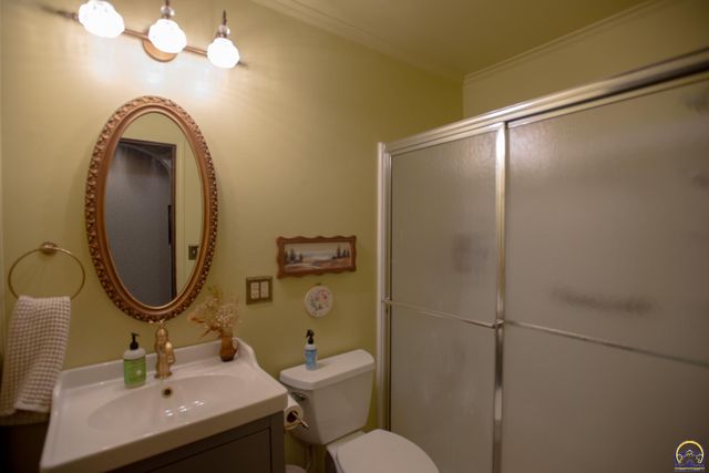 2323 SW 20th ST, Topeka, KS 66604