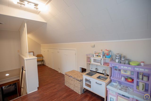 2323 SW 20th ST, Topeka, KS 66604