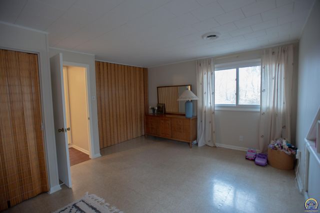 2323 SW 20th ST, Topeka, KS 66604