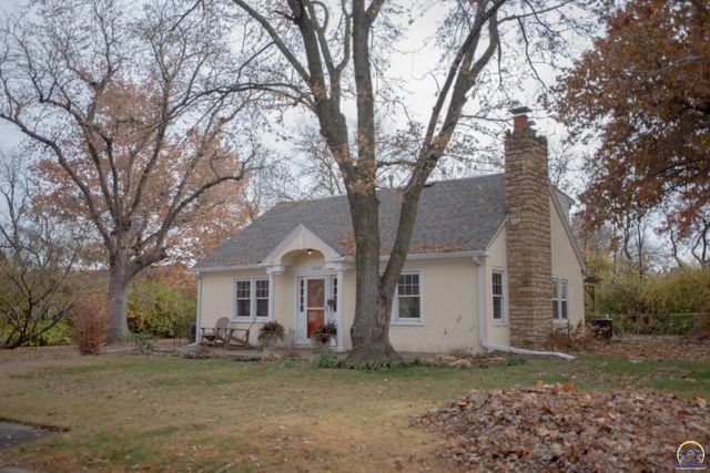 2323 SW 20th ST, Topeka, KS 66604