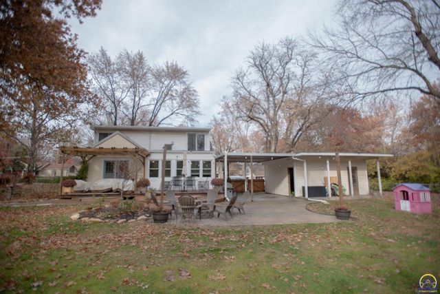 2323 SW 20th ST, Topeka, KS 66604