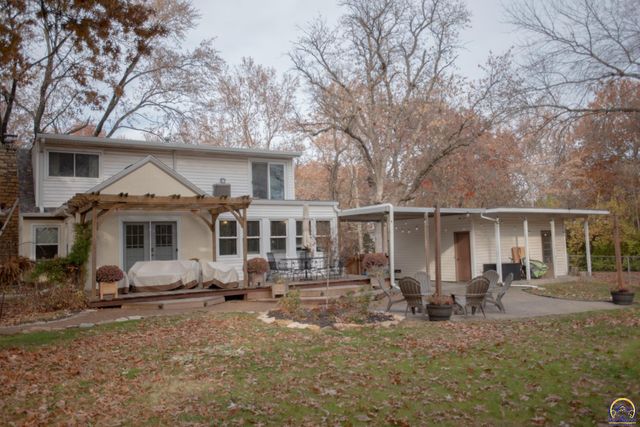 2323 SW 20th ST, Topeka, KS 66604