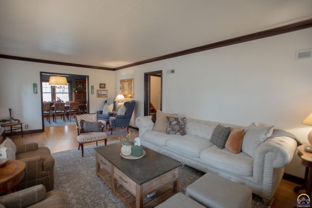 2323 SW 20th ST, Topeka, KS 66604