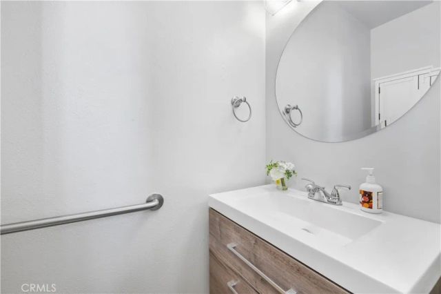 28020 Newbird Drive, Saugus, CA 91350