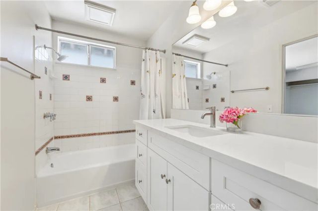 28020 Newbird Drive, Saugus, CA 91350