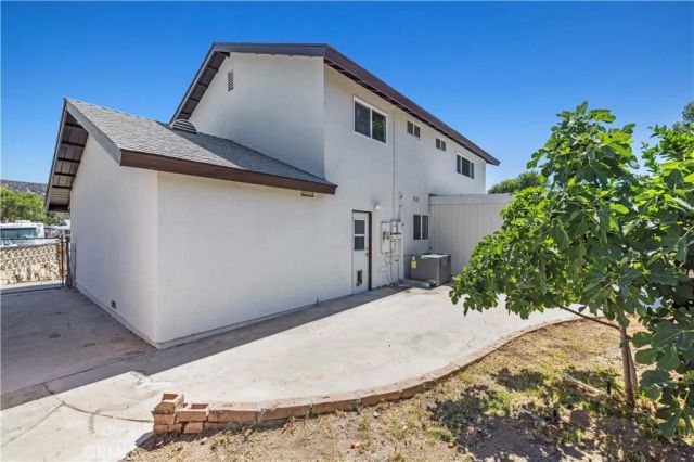28020 Newbird Drive, Saugus, CA 91350
