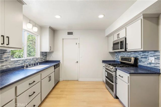 28020 Newbird Drive, Saugus, CA 91350