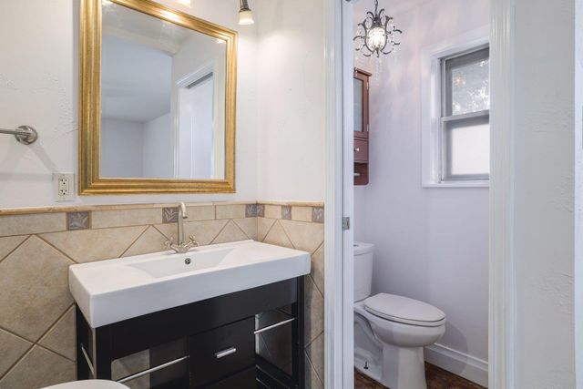 205 E Lola DR, Austin, TX 78753