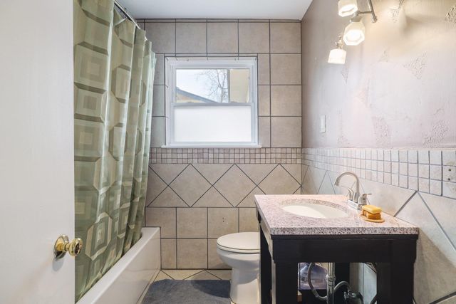 205 E Lola DR, Austin, TX 78753