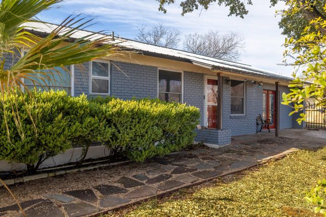 205 E Lola DR, Austin, TX 78753