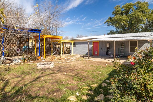205 E Lola DR, Austin, TX 78753