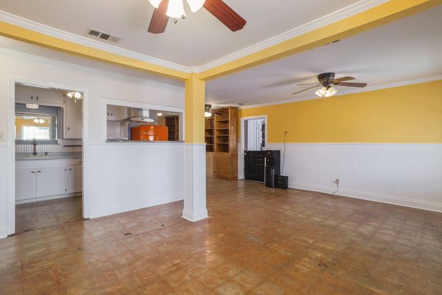 205 E Lola DR, Austin, TX 78753