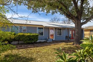 205 E Lola DR, Austin, TX 78753