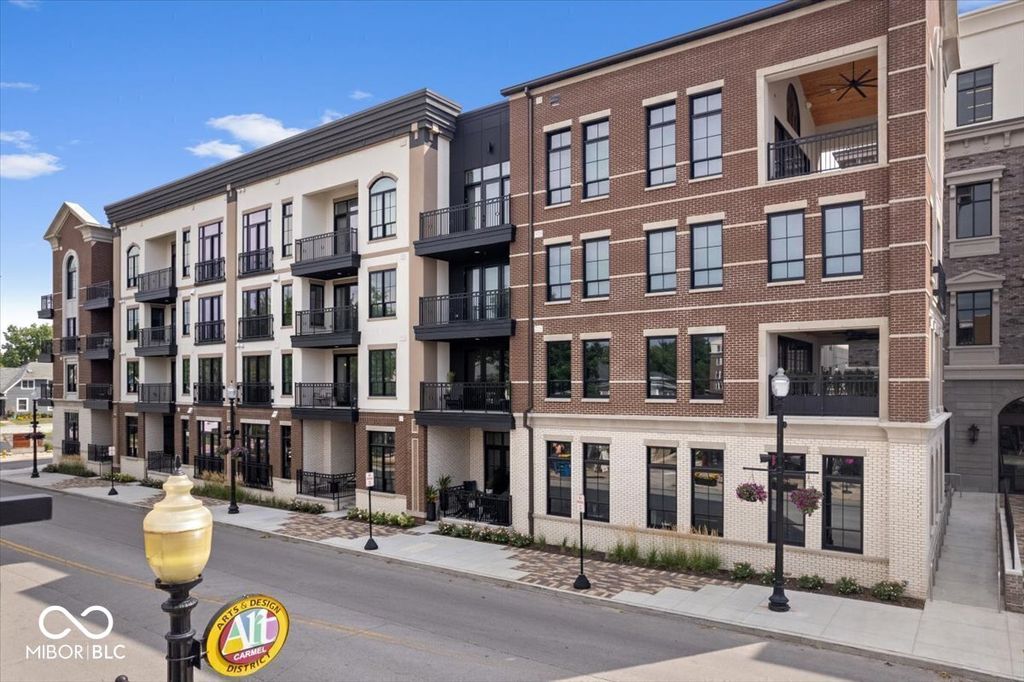 41 N Rangeline Road UNIT 3, Carmel, IN 46032