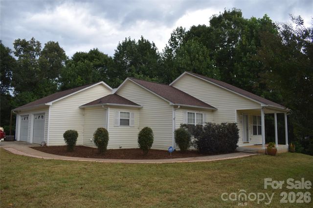 26 Chipmunk Ridge, Marion, NC 28752