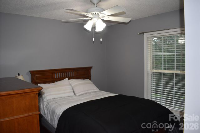26 Chipmunk Ridge, Marion, NC 28752