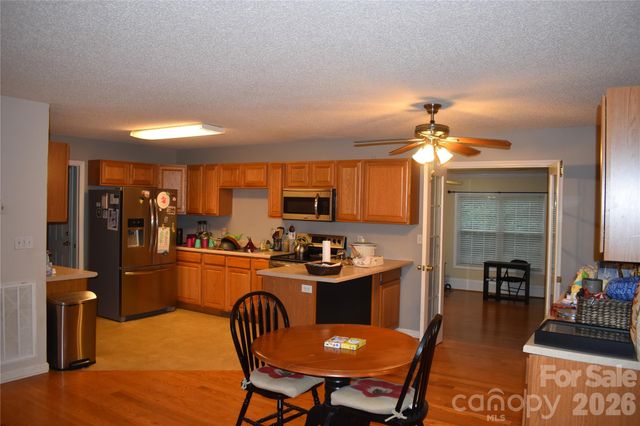 26 Chipmunk Ridge, Marion, NC 28752