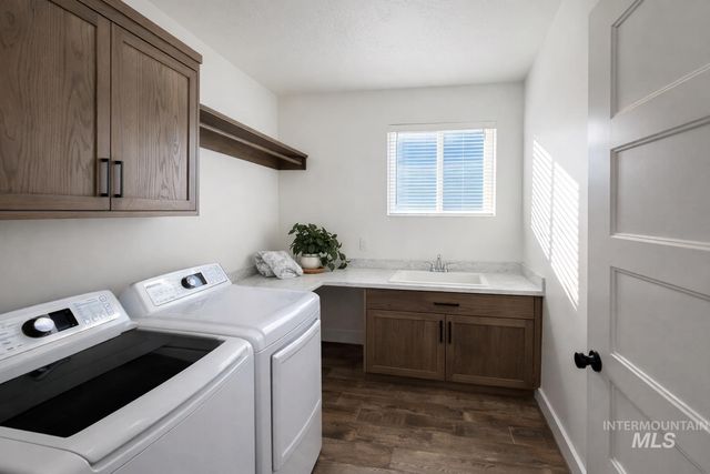 1962 E Presidential Dr, Meridian, ID 83642