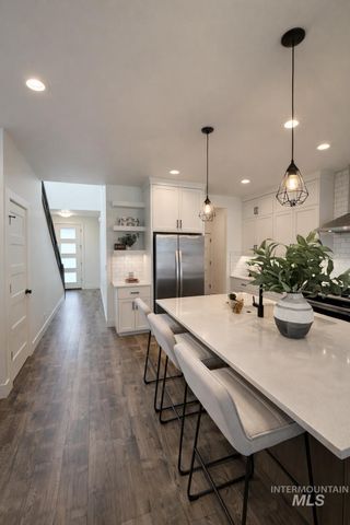 1962 E Presidential Dr, Meridian, ID 83642