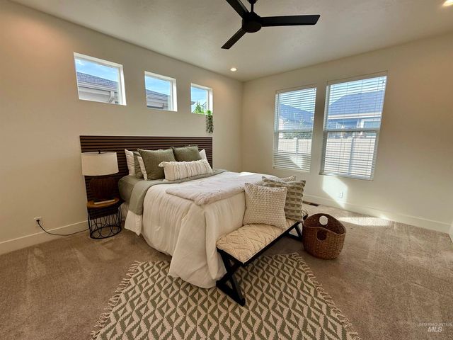 1962 E Presidential Dr, Meridian, ID 83642